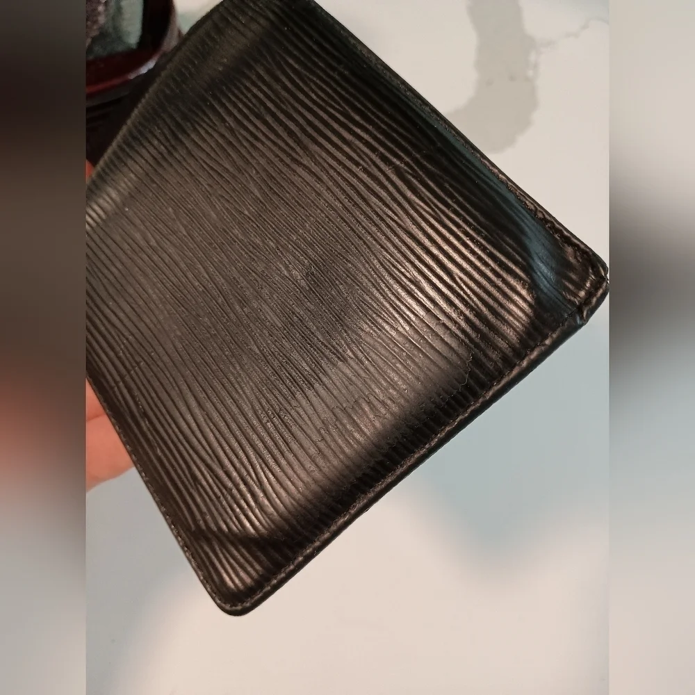 Authentic Louis Vuitton Black Leather Epi Bifold Wallet
